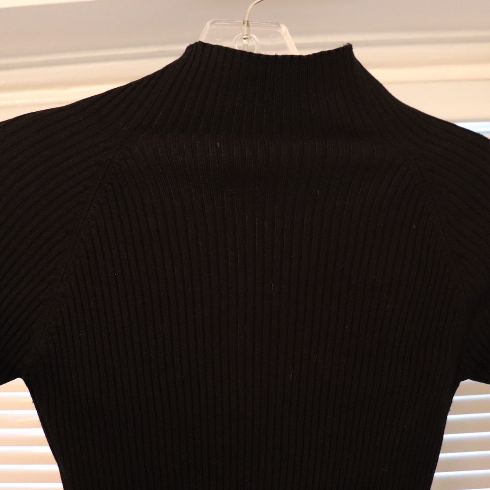 QED London Black Ribbed Crop Top